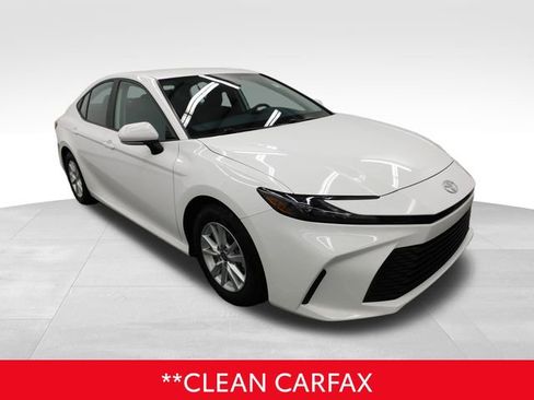 Used 2025 Toyota Camry LE image 2