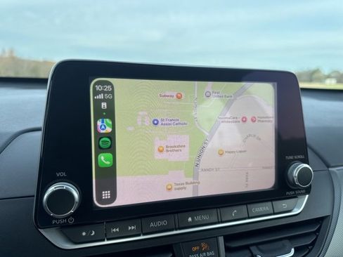 Used 2024 Nissan Altima 2.5 SR image 3