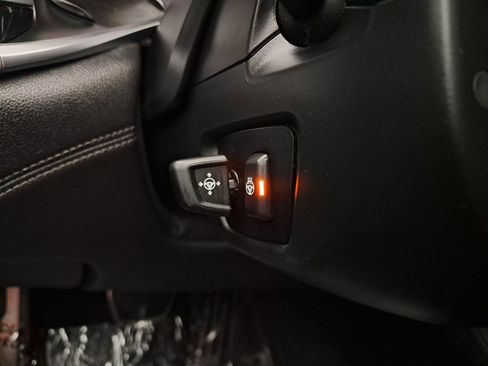 Used 2019 BMW 750i xDrive w/ M Sport Package image 14