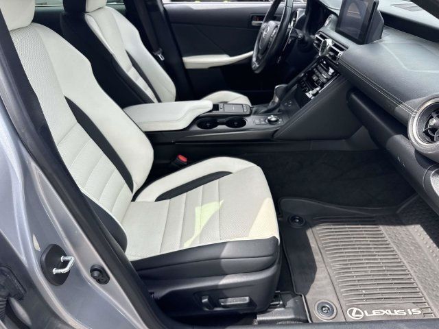 Used 2022 Lexus IS 350 F Sport RWD image 11