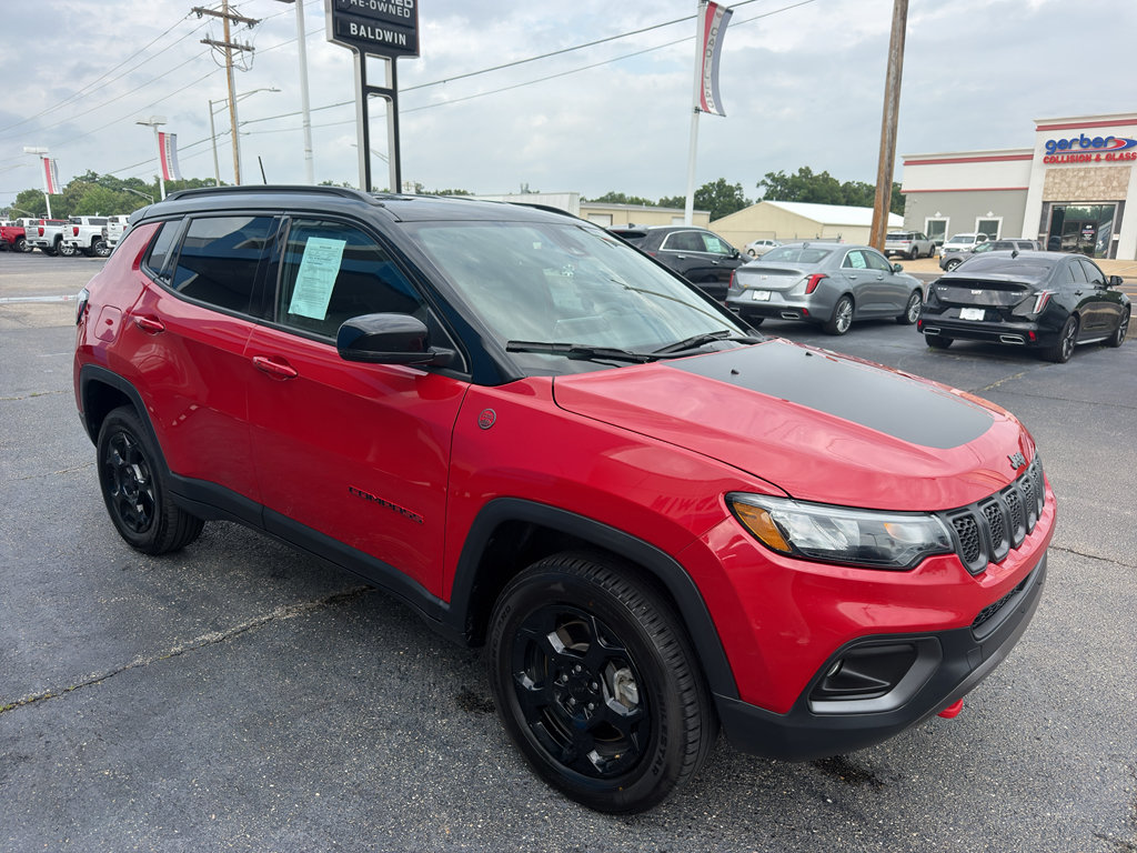 Used 2024 Jeep Compass Trailhawk AWD/4WD image 3
