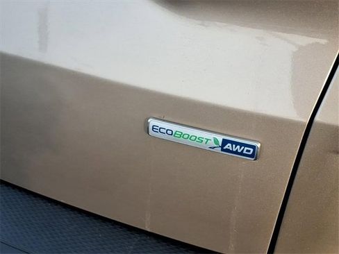 Used 2020 Ford Escape SE image 10