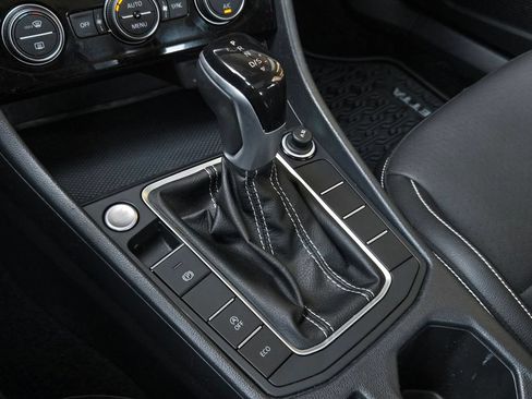 Used 2023 Volkswagen Jetta SE w/ Panoramic Sunroof Package FWD image 19