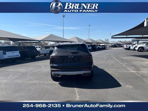 New 2026 Chevrolet Traverse Z71 w/ Enhanced Driving Package image 6