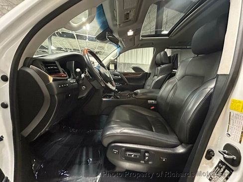 Used 2017 Lexus LX 570 4WD image 11