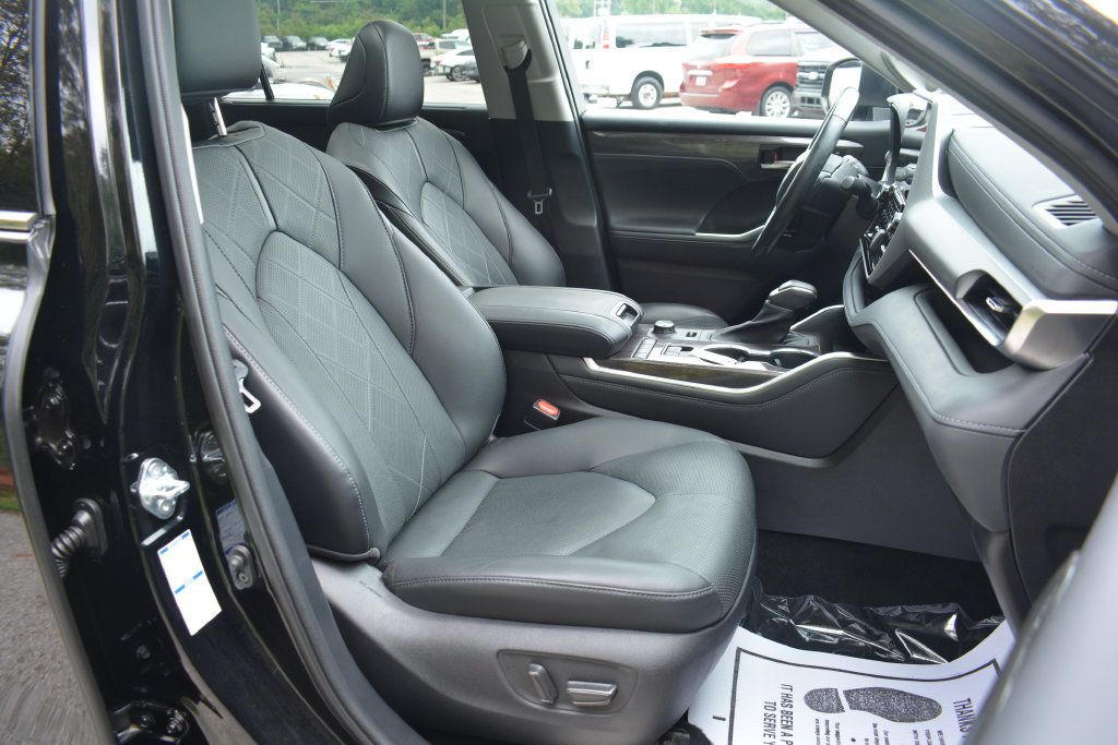 Used 2021 Toyota Highlander Platinum AWD/4WD image 23