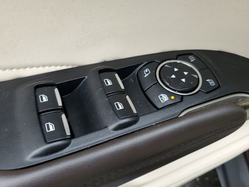 Used 2016 Lincoln MKC Reserve w/ Lincoln MKC Climate Package image 23