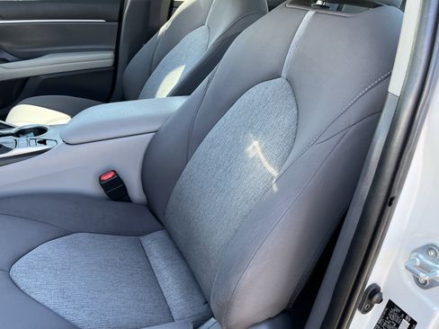 Used 2021 Toyota Camry LE FWD image 19