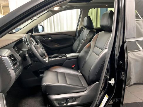 Certified 2023 Nissan Rogue SV w/ SV Premium B Package AWD/4WD image 10