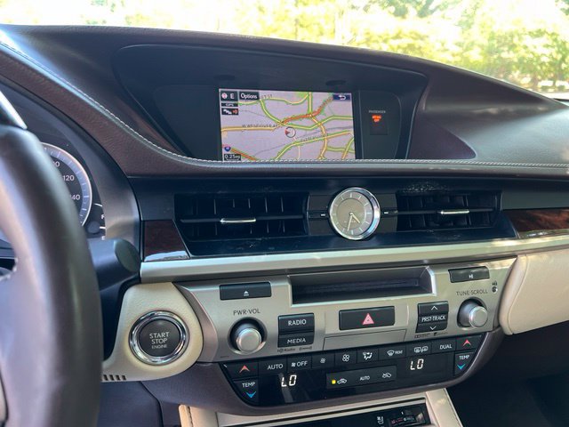 Used 2016 Lexus ES 350 w/ Luxury Package w/Wood Trim FWD image 37