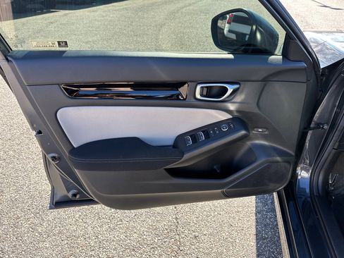 Used 2024 Honda Civic EX image 10