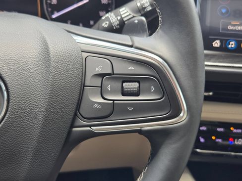 Certified 2022 Buick Envision Essence w/ Technology Package I FWD image 13