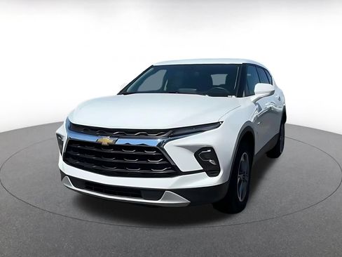 Used 2026 Chevrolet Blazer LT FWD image 6