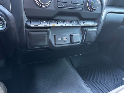 Used 2022 Chevrolet Silverado 1500 Custom image 61