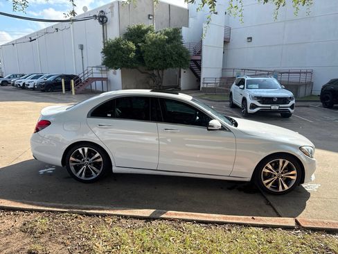 Used 2018 Mercedes-Benz C 300 Sedan image 4