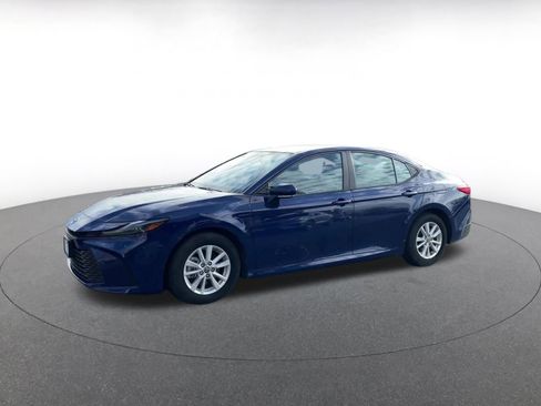Used 2025 Toyota Camry LE image 8