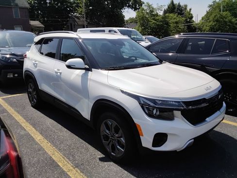 Used 2024 Kia Seltos S AWD/4WD image 5