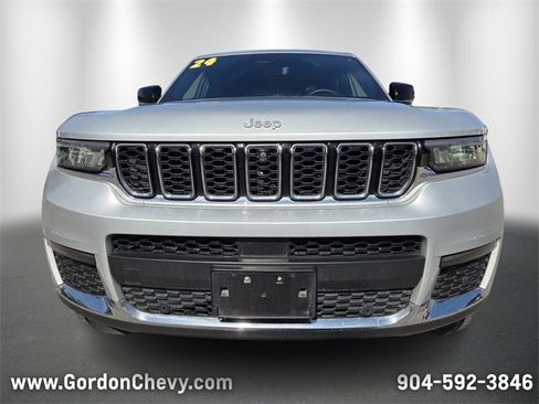 Used 2024 Jeep Grand Cherokee L Limited w/ Luxury Tech Group II image 9