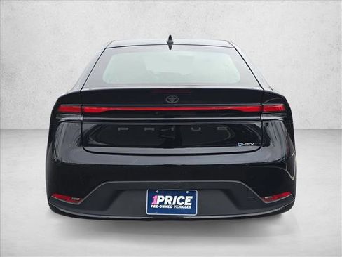 Used 2024 Toyota Prius LE image 6