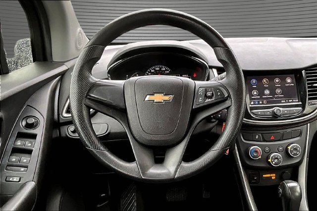 Used 2018 Chevrolet Trax LS FWD image 8