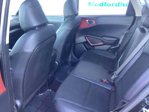 Used 2023 Kia Soul GT-Line FWD image 12
