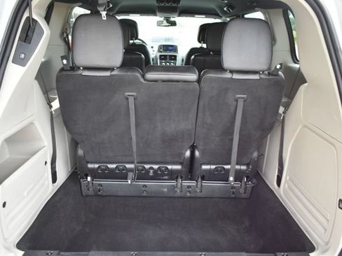 Used 2019 Dodge Grand Caravan SXT FWD image 34