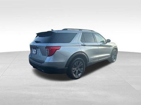 Used 2023 Ford Explorer XLT w/ Equipment Group 202A AWD/4WD image 35