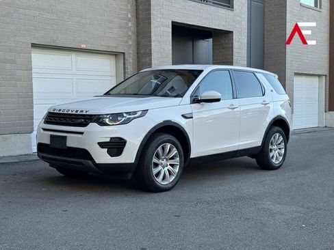 Used 2017 Land Rover Discovery Sport SE image 1