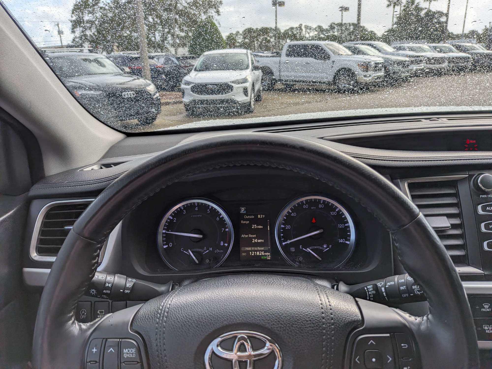 Used 2018 Toyota Highlander Limited Platinum FWD image 31