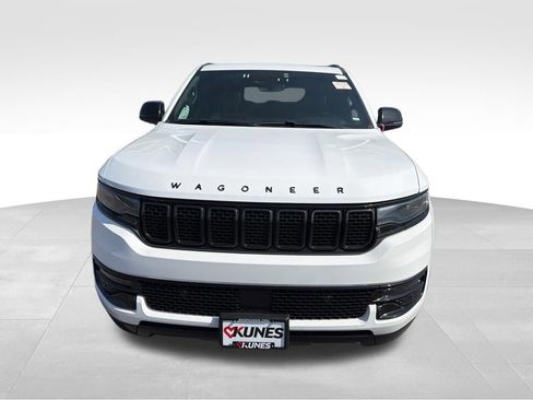 Used 2024 Jeep Wagoneer Series II AWD/4WD image 4