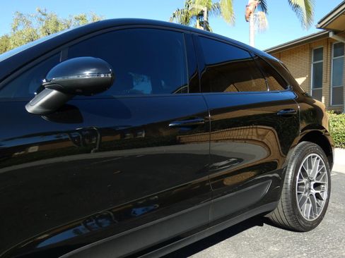 Used 2018 Porsche Macan Sport Edition image 12