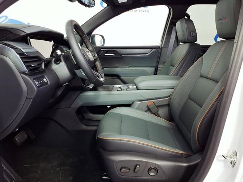 New 2026 GMC Acadia AT4 w/ Luxury Package image 7