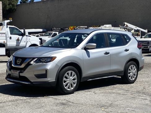 Certified 2020 Nissan Rogue S FWD image 2