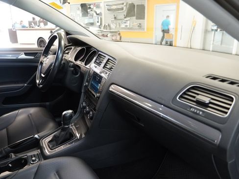 Used 2017 Volkswagen Golf Alltrack AWD/4WD image 30
