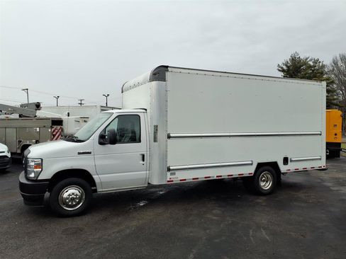 Used 2021 Ford E-350 and Econoline 350 Super Duty image 9