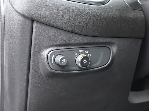 Used 2021 Chevrolet Equinox LT image 15