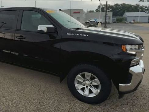 Used 2021 Chevrolet Silverado 1500 LT w/ Safety Package II image 2