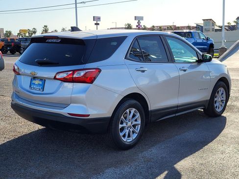 Used 2020 Chevrolet Equinox LS w/ LS Convenience Package image 5