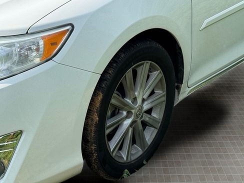 Used 2013 Toyota Camry XLE FWD image 4