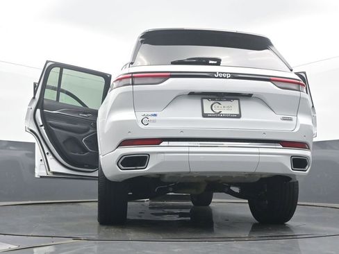 Used 2022 Jeep Grand Cherokee Overland image 65