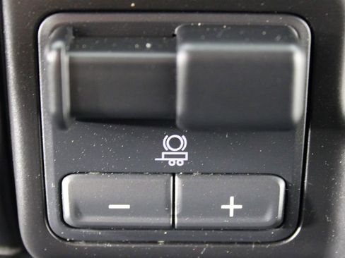 Used 2023 Chevrolet Silverado 2500 LT image 26