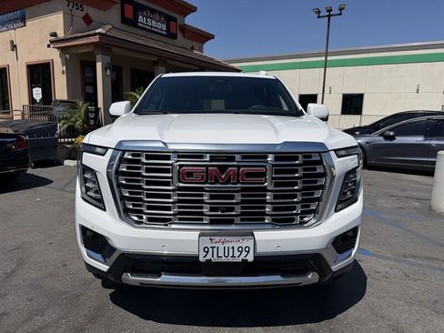 Used 2025 GMC Yukon XL Denali AWD/4WD image 2