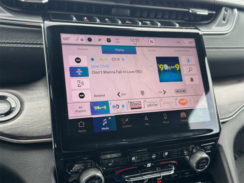 Used 2022 Jeep Grand Cherokee L Overland w/ Advanced Protech Group III image 24