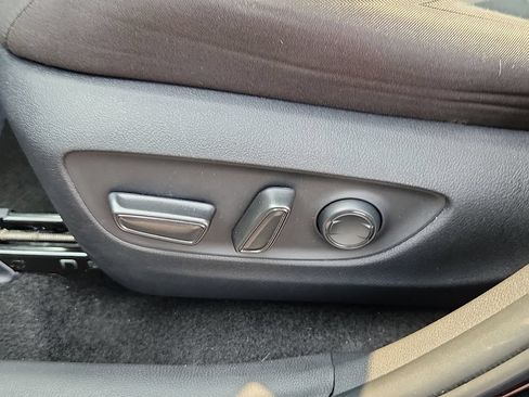 Certified 2025 Toyota RAV4 XLE FWD image 28