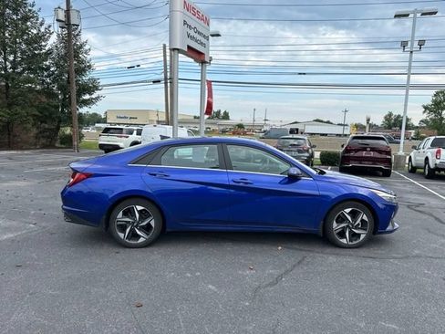 Used 2023 Hyundai Elantra Limited FWD image 8
