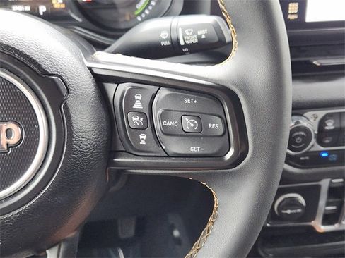 Used 2024 Jeep Wrangler Unlimited w/ Convenience Group AWD/4WD image 30