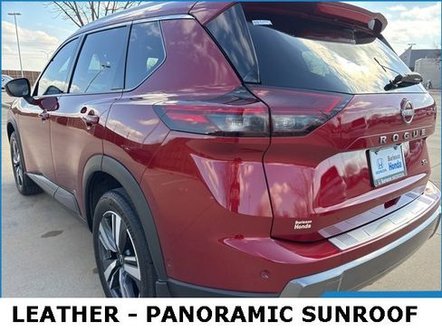 Used 2024 Nissan Rogue SL w/ SL Premium Package image 4