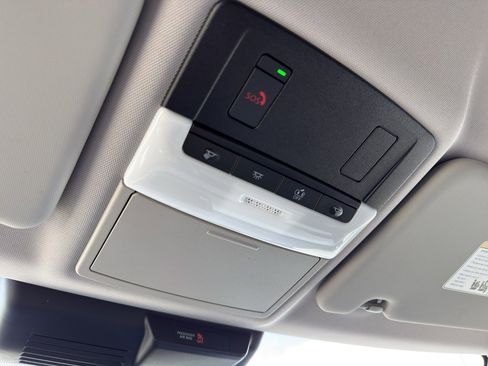 Used 2023 Mitsubishi Outlander SE image 30