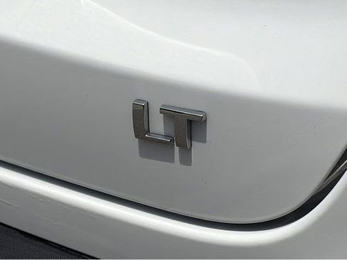 Used 2025 Chevrolet Trax LT FWD image 22