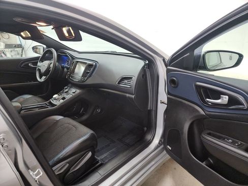 Used 2016 Chrysler 200 S w/ Navigation & Sound Group I image 35